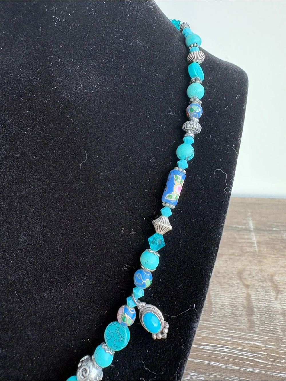 Turquoise Beads and Painted Beads Pendant Necklace